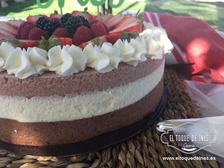 Colocamos las frutas a nuestro gusto, cada cual como prefiera.